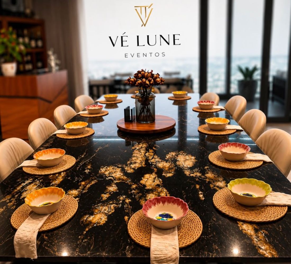 Mesa montada por Vé Lune en casa de un cliente